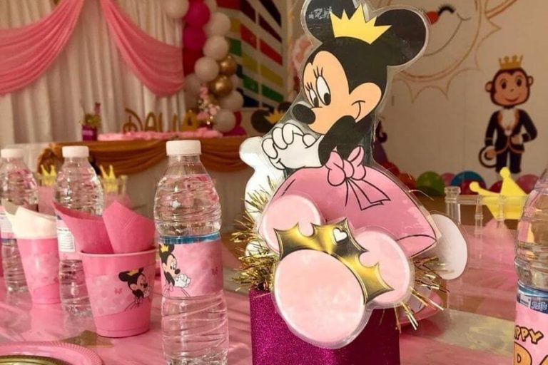 Dining Area With Minnie Theme