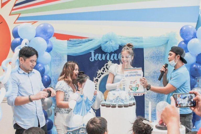 Gift Receiving From Princess