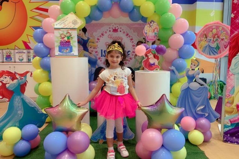 Little Princess covered with Princess Theme