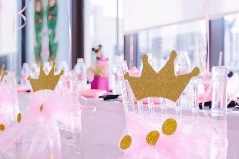 Minnie Mouse Dining Hall Decoration