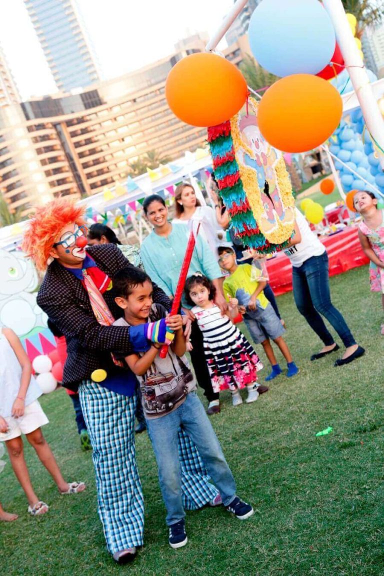 Clown for Outdoor Kids Party