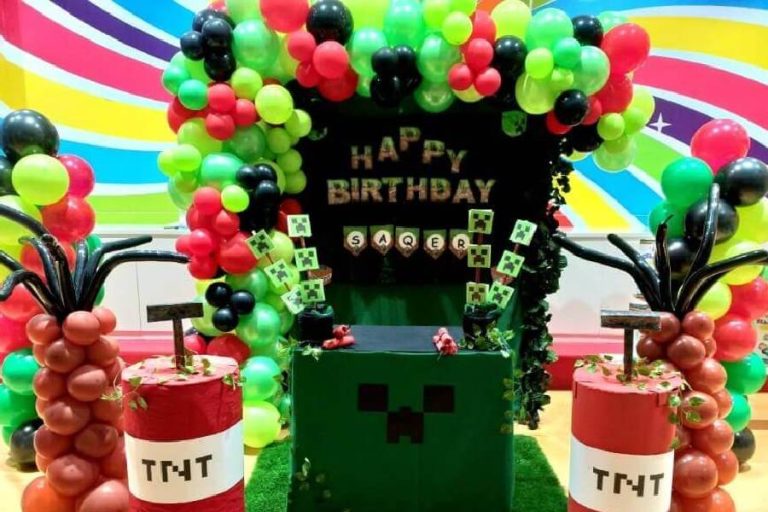 Minecraft Theme Balloon Decoration