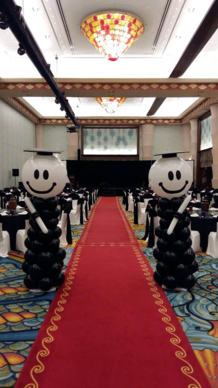 Outdoor Balloon Pillars design