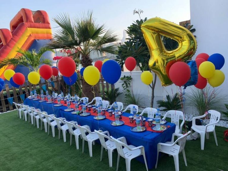 Outdoor Birthday Party Balloon Decor