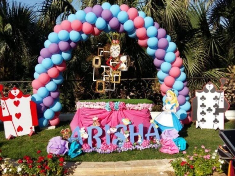 Outdoor Birthday Party Balloon Decoration