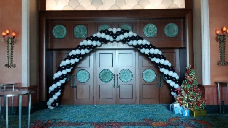 Outdoor Black White Balloons Arch Kit