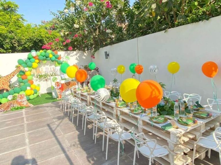 Outdoor Jungle Theme Party Decor