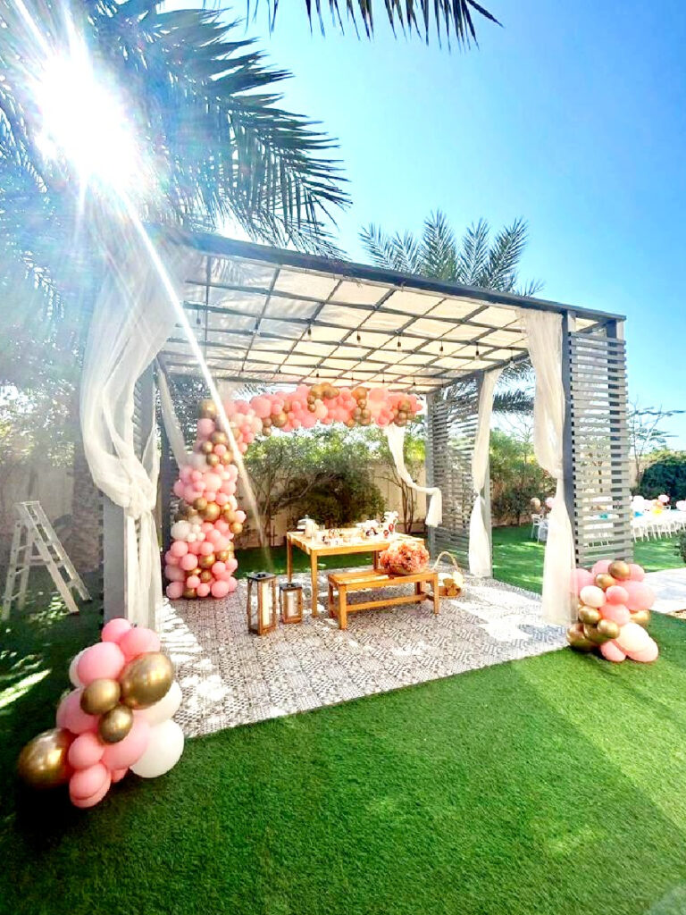 Mesmerising Outdoor Balloon Decoration