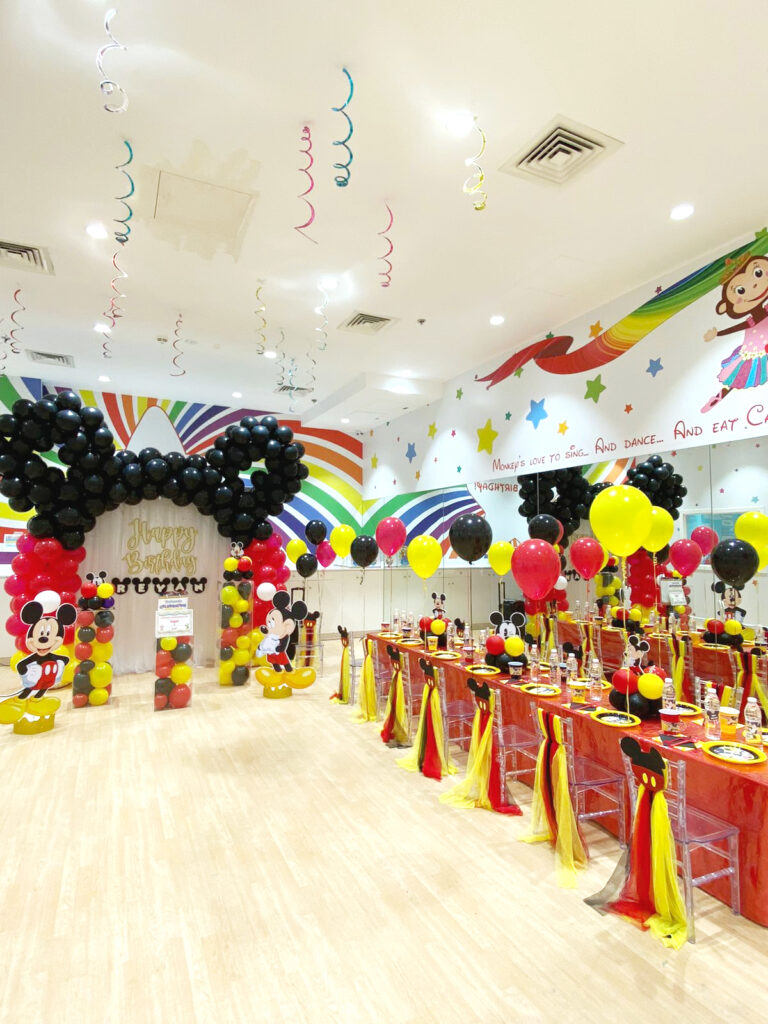 Minnie mouse multi color balloon decoration